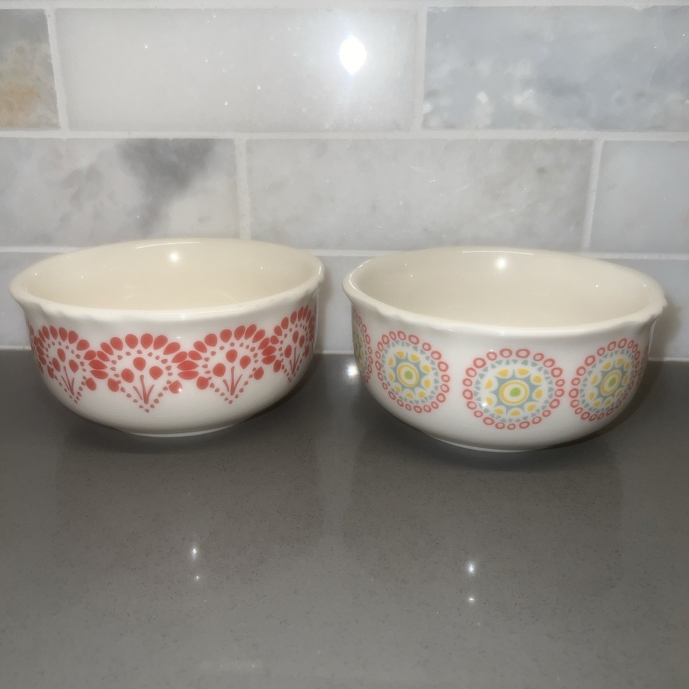 Vintage Set of 2 Pioneer Woman Flea Market 4.5" fruit bowls EUC
